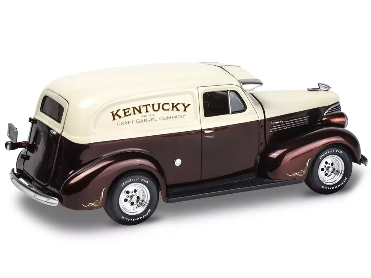 1939 Chevrolet Sedan Delivery with Barrel Accessories 1/24 Scale Plastic Model Kit by Revell